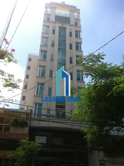 Cao ốc AGE2 Building nhìn tổng quan từ phía ngoài đường Nguyễn Văn Giai