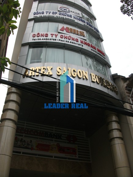 Tòa nhà Artex Saigon Building nhìn tổng quan từ phía ngoài đường Nguyễn Công Trứ