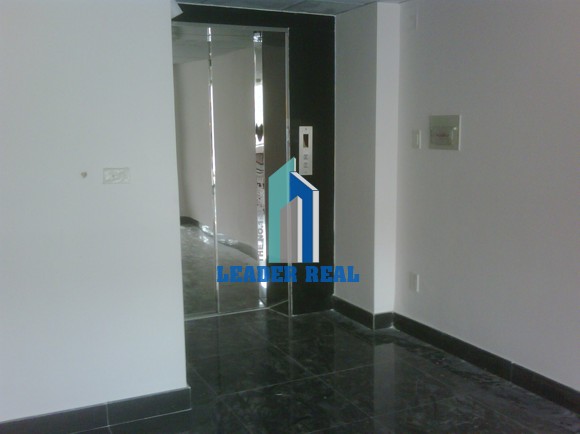 Lối đi vào trong văn phòng cho thuê của cao ốc IDD Building