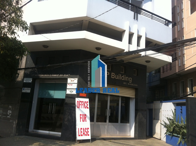 Mặt tiền của cao ốc cho thuê văn phòng DP Building trên đường Nguyễn Hữu Cảnh