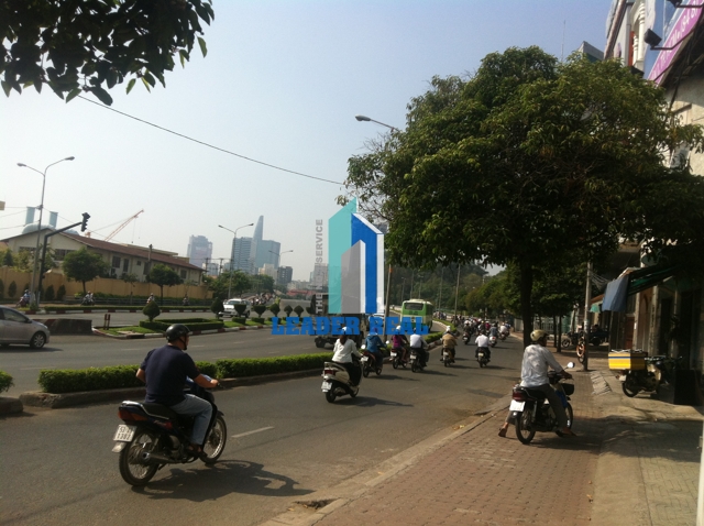 View nhìn ra đường Nguyễn Hữu Cảnh từ cao ốc DP Building