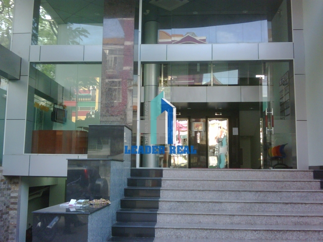 Lối vào sảnh chính tòa nhà Elilink Building đường Phan Xích Long