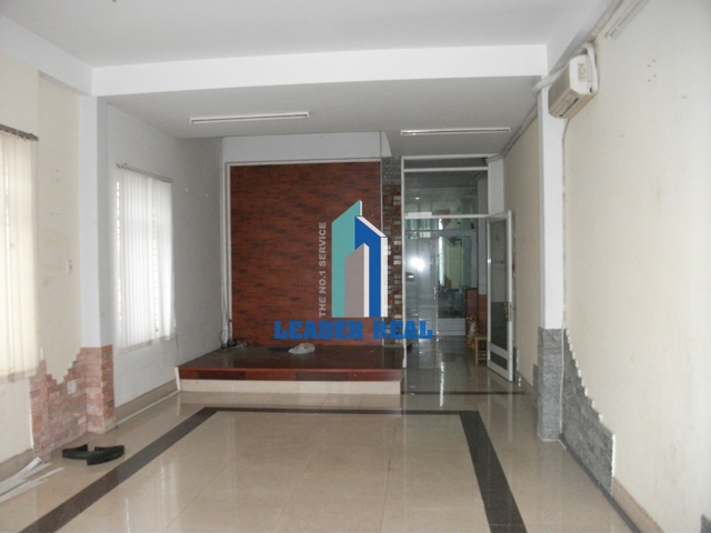 Văn phòng cho thuê tại lầu 2 của cao ốc Hồng Loan có diện tích 40m2
