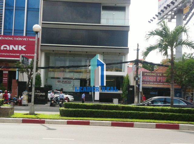 TPA Building quan Tan Binh. Quang canh phia truoc toa nha