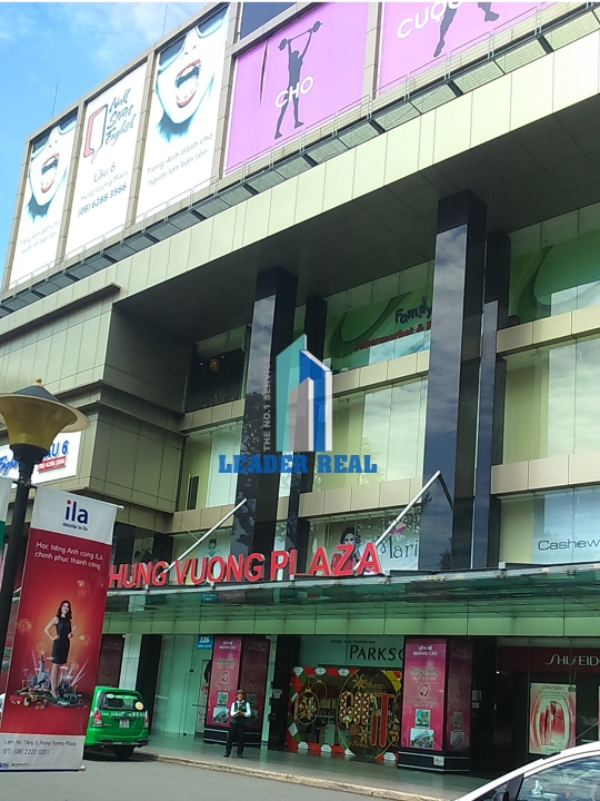 Tòa nhà Hùng Vương Plaza tọa lạc đường Hồng Bàng quận 5