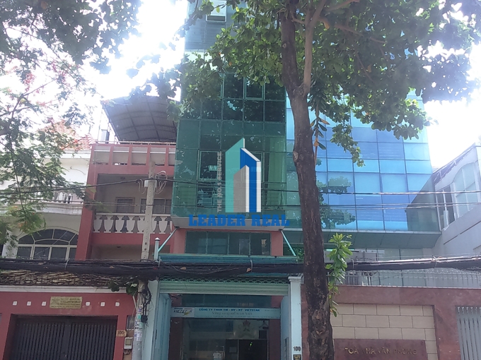 100DDA Building quan Phu Nhuan. Mat tien phia truoc toa nha