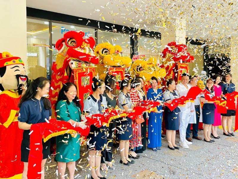 Khai trương văn phòng Công ty Paragon Laser Clinic